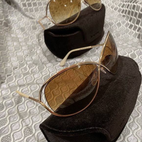 Gently used Tom ford Sunglasses - Picture 3 of 9
